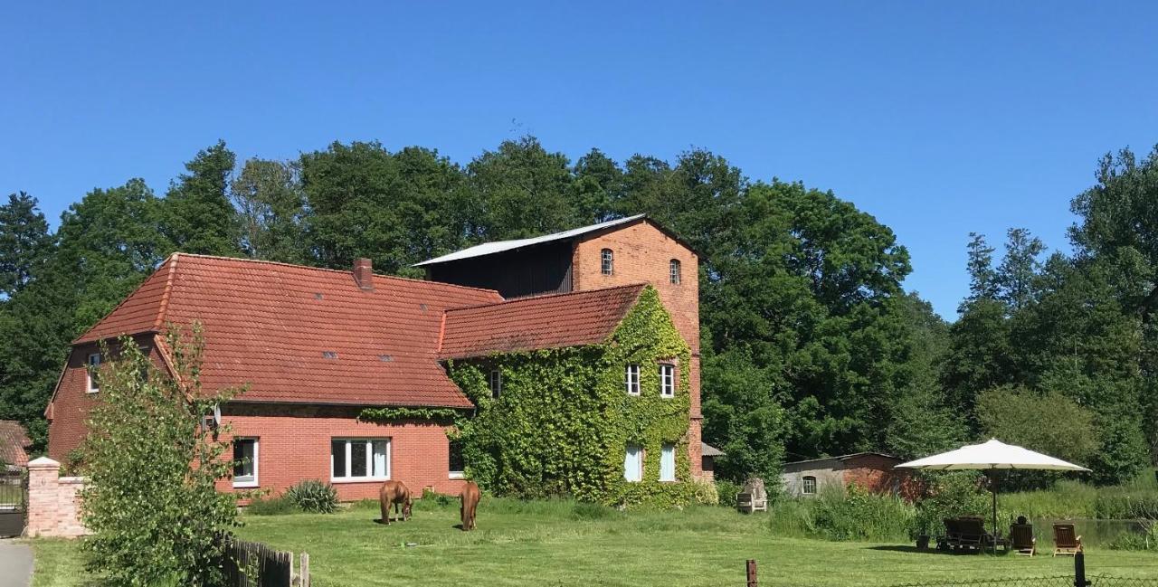 Landhaus Viezer Muehle エクステリア 写真